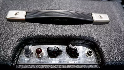 Fender - Pro Junior IV SE, 120V - Black 5